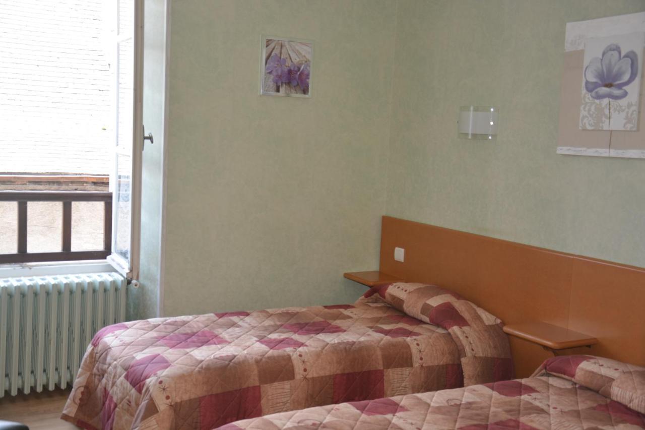 Arudy Logis Hotel De France מראה חיצוני תמונה
