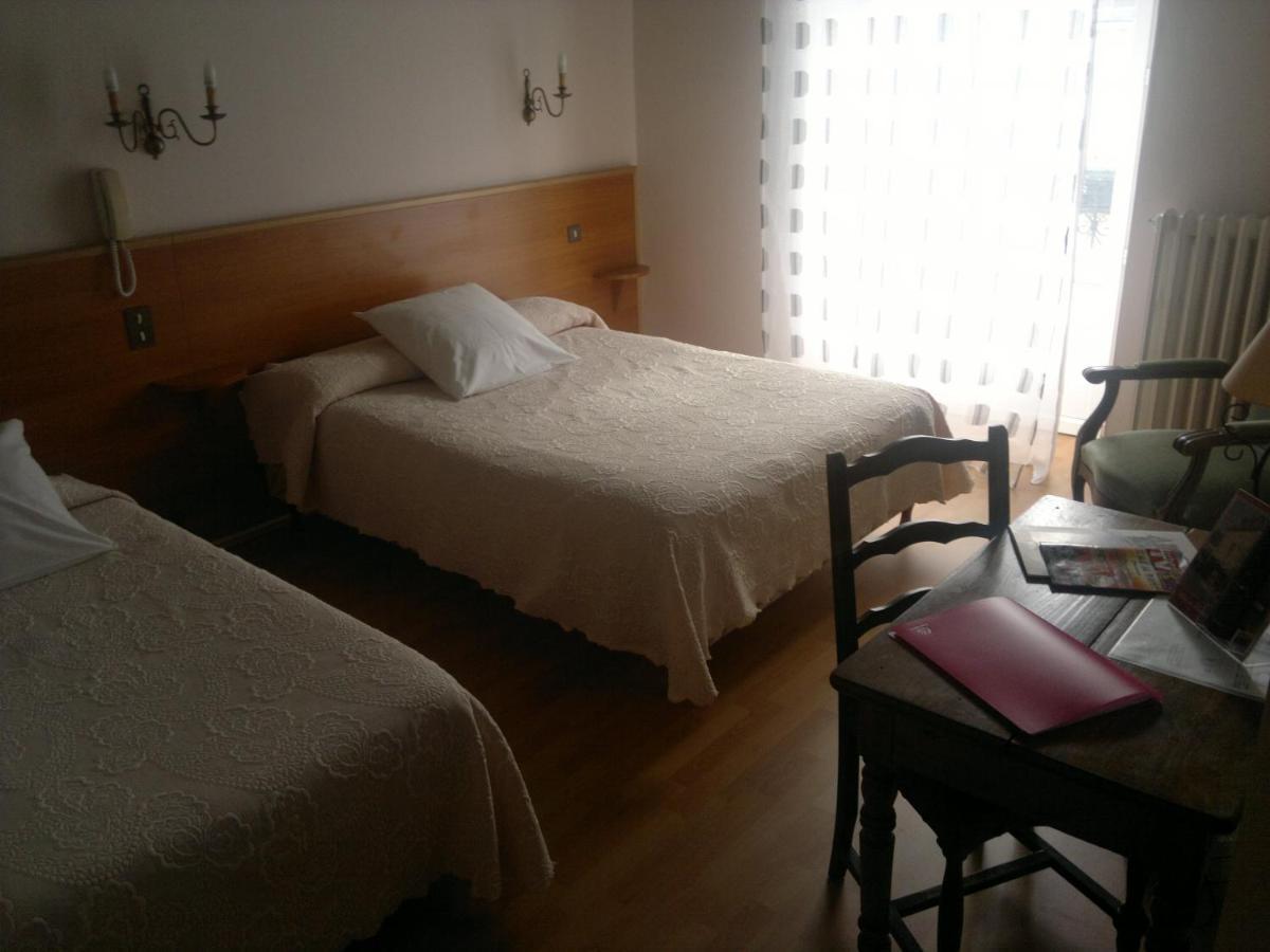Arudy Logis Hotel De France מראה חיצוני תמונה