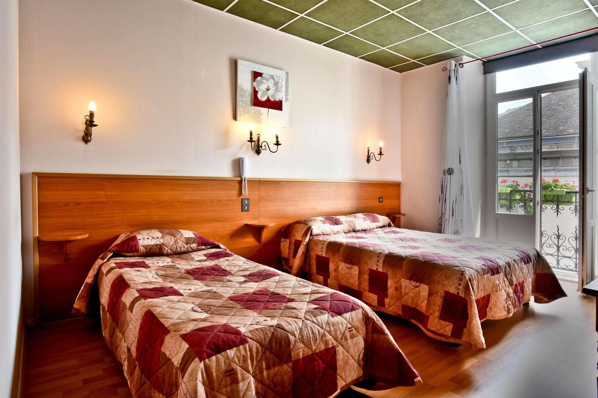 Arudy Logis Hotel De France מראה חיצוני תמונה