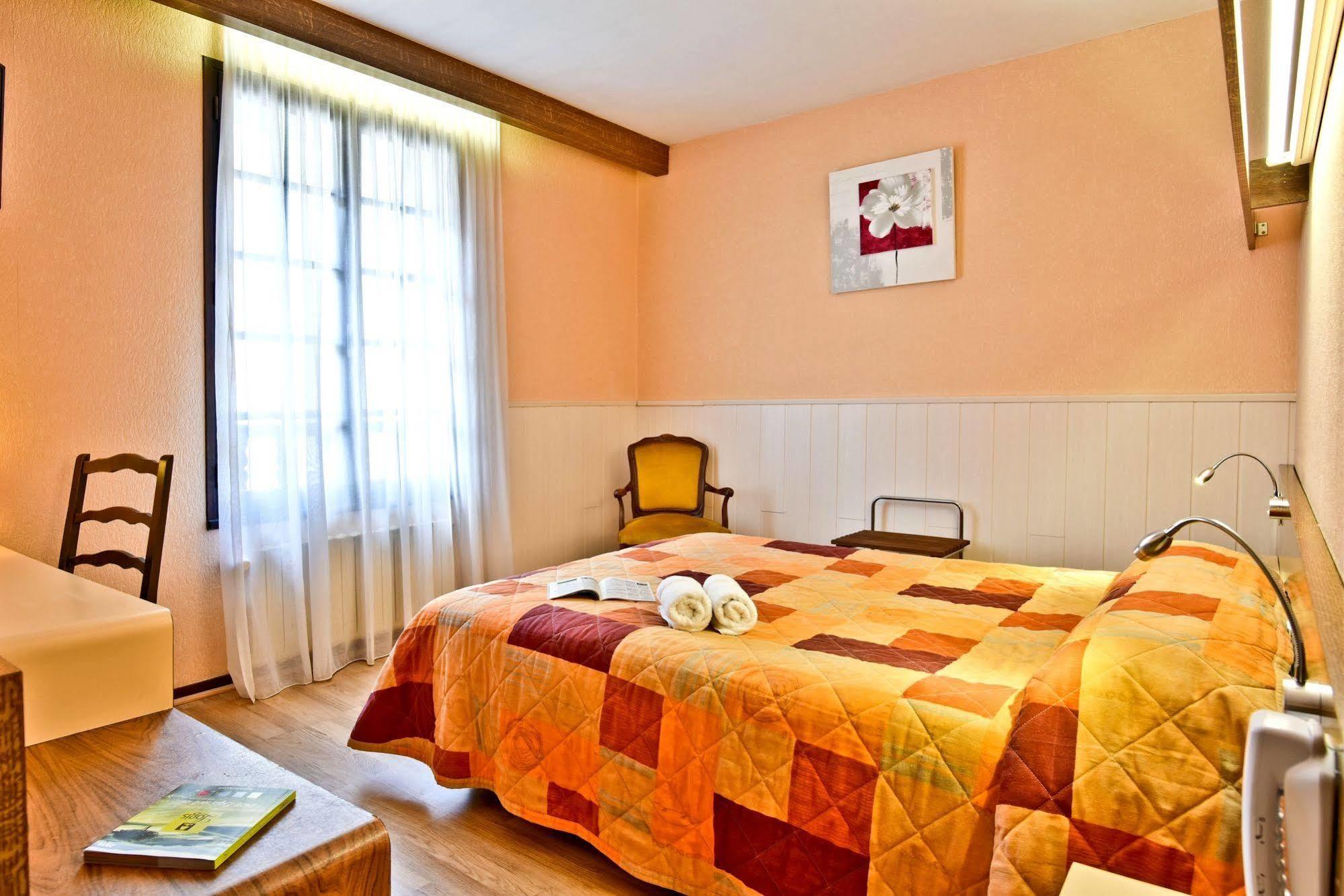 Arudy Logis Hotel De France מראה חיצוני תמונה