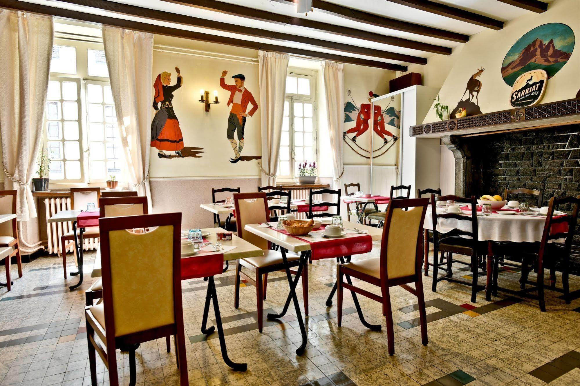 Arudy Logis Hotel De France מראה חיצוני תמונה