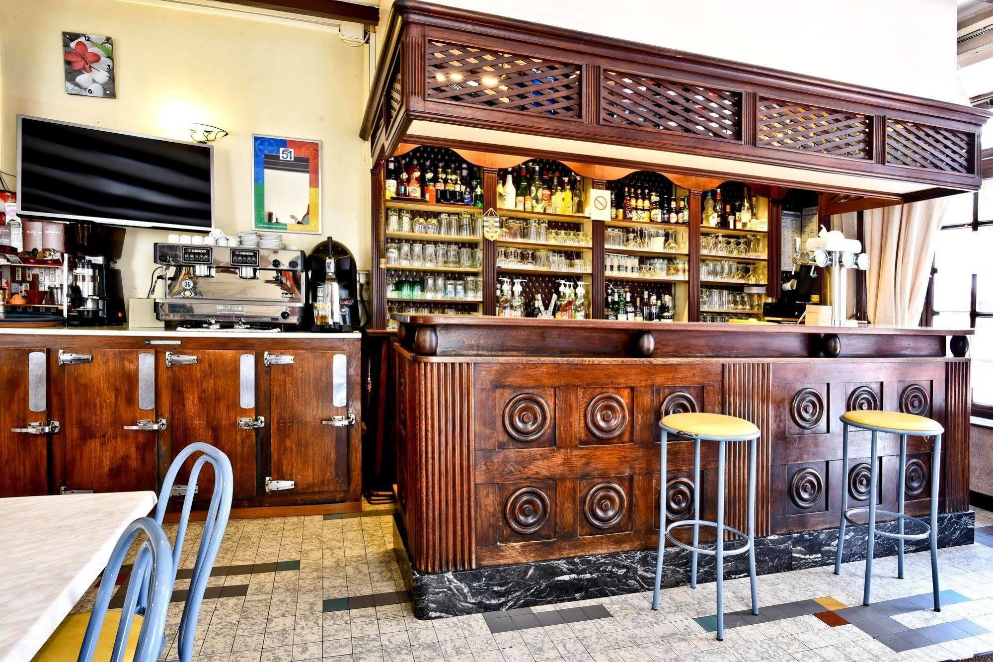 Arudy Logis Hotel De France מראה חיצוני תמונה